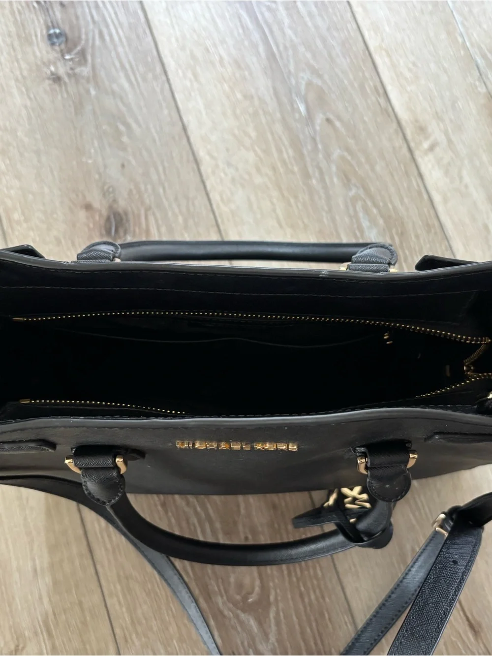Michael Kors Sheila Medium Satchel Shoulder Crossbody Bag